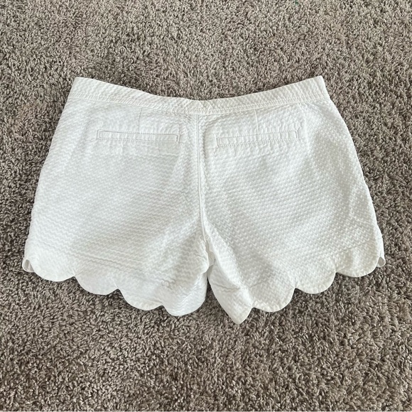 {Lilly Pulitzer} White Scalloped Buttercup Shorts - Picture 9 of 10